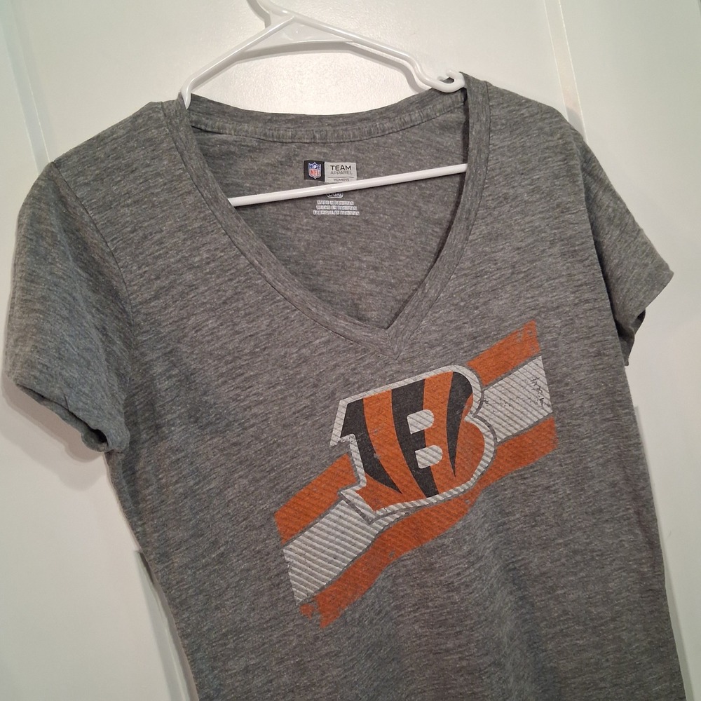 NFL Team Apparel T Shirt Women L Gray V Neck Bengals Graphic Sporty Fan Gear